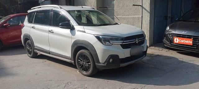 https://images10.gaadi.com/usedcar_image/3377141/original/VCC_1701294_116_1677301013_7d6adc9e-0994-47d5-839a-665192d80f24.jpg?imwidth=6400