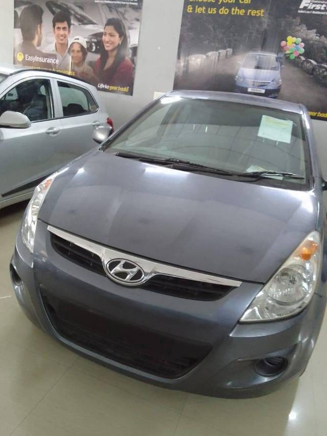 https://images10.gaadi.com/usedcar_image/3388250/original/f8f0f763-5fe0-4034-a985-d2249c024beb-cover_image-20220508105118_4a618cb4-ecc7-4288-ade1-4fdd802bdad2.jpeg?imwidth=6400