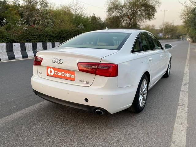 https://images10.gaadi.com/usedcar_image/3390887/original/used_car_2721477_1678452423_85885b19-3478-4869-ad15-ecbf6df8c591.jpg?imwidth=6402