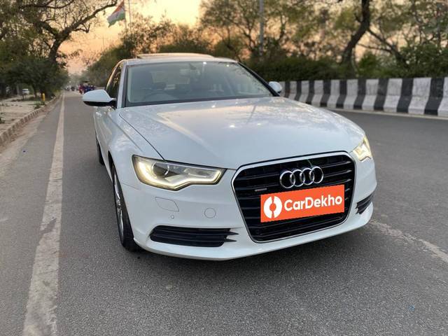 https://images10.gaadi.com/usedcar_image/3390887/original/used_car_2721477_1678452428_85885b19-3478-4869-ad15-ecbf6df8c591.jpg?imwidth=6400
