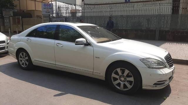 https://images10.gaadi.com/usedcar_image/3391288/original/VCC_IMG_1678351774163_1709109_333_1678352739_ba7b7e3d-9584-4b7b-9a7d-fdd02673d6c1_0697342a-4d2c-4196-9421-dda575a9d40a.jpg?imwidth=6402