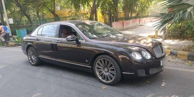 https://images10.gaadi.com/usedcar_image/3391509/original/VCC_1709407_333_1678427491_5532122d-1802-4cce-8511-fdcfd799455a.jpg?imwidth=6401