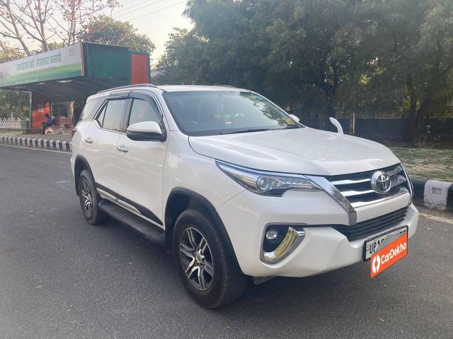 Toyota Fortuner 2.8 2WD MT Toyota Fortuner 2.8 2WD MT