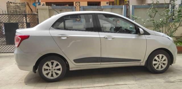 https://images10.gaadi.com/usedcar_image/3392048/original/VCC_IMG_1678432471763_1709560_97_1678432684_a30ae1d3-67e6-4429-9f3a-3736ab07e22c.jpg?imwidth=6402