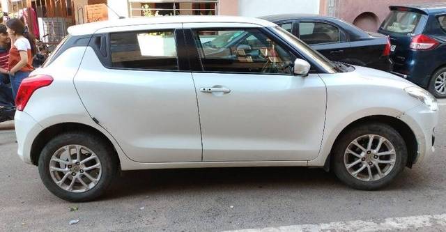 https://images10.gaadi.com/usedcar_image/3392077/original/VCC_IMG_1678444433122_1709765_97_1678444513_d98fa932-5fca-4a6d-8061-3dd9647bf802.jpg?imwidth=6402