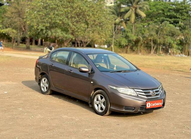 https://images10.gaadi.com/usedcar_image/3392707/original/used_car_2723082_1681468404_ca6588c2-1b5f-4eb4-a365-5fe239d72b1e_15f00dc6-7106-4d6a-b6f0-93e00cd7966f.jpg?imwidth=6400