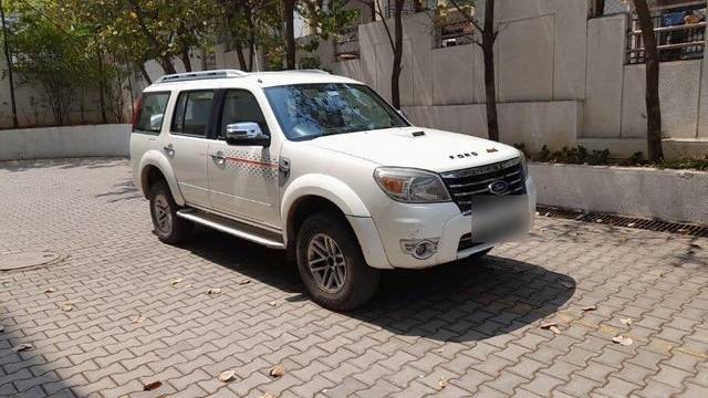 https://images10.gaadi.com/usedcar_image/3392885/original/VCC_1710214_116_1678533279_04259e7e-ae7a-4cd0-b7d0-93526eb736a6.jpg?imwidth=6400