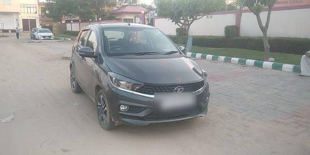 https://images10.gaadi.com/usedcar_image/3393767/original/VCC_1710591_116_1678604421_0916098a-34e1-41d5-84cb-b1bde7421236_ab94fc88-ece9-471c-9865-def38df8b042.jpg?imwidth=6400