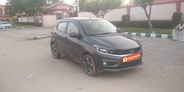 https://images10.gaadi.com/usedcar_image/3393767/original/VCC_IMG_1678537987768_1710591_334_1678538179_0916098a-34e1-41d5-84cb-b1bde7421236_ab94fc88-ece9-471c-9865-def38df8b042.jpg?imwidth=6401