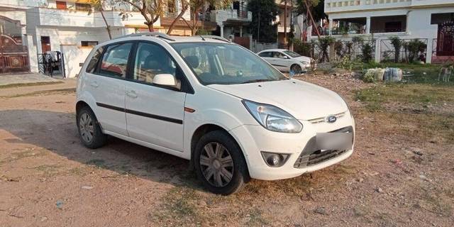 https://images10.gaadi.com/usedcar_image/3394578/original/VCC_1711056_116_1678686758_4cd0cdaa-0fd8-457f-bcd6-cd0957ec8759.jpg?imwidth=6400