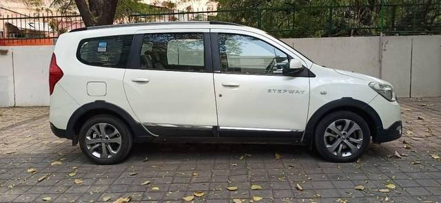 https://images10.gaadi.com/usedcar_image/3395147/original/VCC_IMG_1678697710635_1711378_97_1678697991_9695b488-9af1-435f-8746-e4723743602e_07f53edb-ea38-4f76-be69-e77a08e0484f.jpg?imwidth=6402