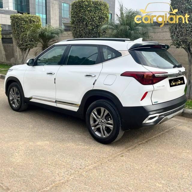 https://images10.gaadi.com/usedcar_image/3396633/original/used_car_2726509_1678960912_8a6fbbe6-a81d-4367-b52a-c6ca74528f0e.jpg?imwidth=6402