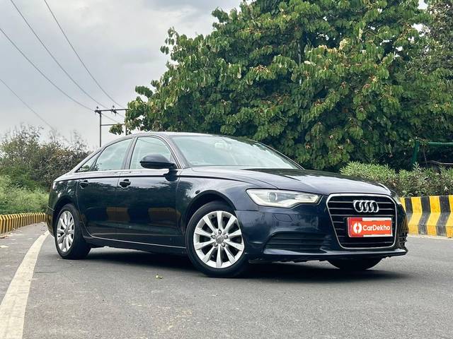 https://images10.gaadi.com/usedcar_image/3396676/original/used_car_2726547_1681286752_a4e6db4f-c2e9-48cc-a77d-76b34eb5a1de.jpg?imwidth=6401