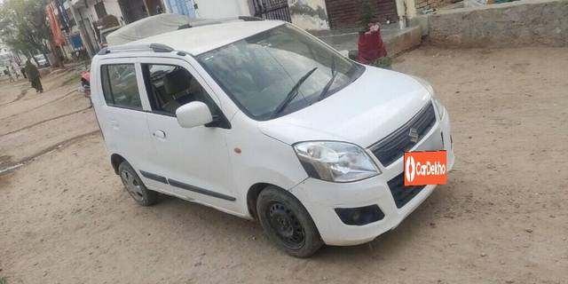 https://images10.gaadi.com/usedcar_image/3397031/original/VCC_IMG_1678848741398_1712152_333_1678849111_8c666694-b8bf-4f51-976d-10269cfbf659.jpg?imwidth=6402