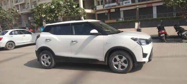 https://images10.gaadi.com/usedcar_image/3397230/original/VCC_IMG_1678855209080_1712204_333_1678855791_db6c6f6b-95b5-45de-add5-c0960bb7e9a0.jpg?imwidth=6402