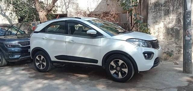 https://images10.gaadi.com/usedcar_image/3397293/original/VCC_1712191_333_1678943315_35e63642-e725-446e-a45b-292a91799468.jpg?imwidth=6401