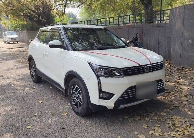Mahindra XUV300 W8 Option Mahindra XUV300 W8 Option