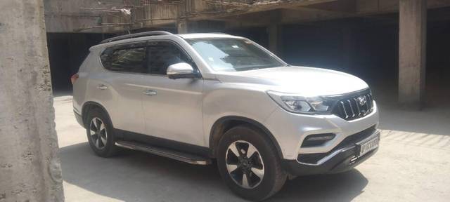 https://images10.gaadi.com/usedcar_image/3397685/original/VCC_IMG_1678861141705_1712285_333_1678861628_1e608354-809f-4e46-8e64-f36232ccfe21.jpg?imwidth=6401