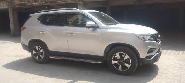 https://images10.gaadi.com/usedcar_image/3397685/original/VCC_IMG_1678861183189_1712285_333_1678861612_1e608354-809f-4e46-8e64-f36232ccfe21_a9924a6f-8dfd-495b-a955-12c6aa781340.jpg?imwidth=6402