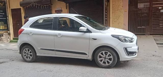 https://images10.gaadi.com/usedcar_image/3397924/original/VCC_IMG_1678870088731_1712399_333_1678870139_03d700e9-97f1-4505-bdaf-41774563b908.jpg?imwidth=6402