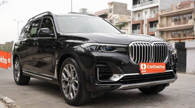 https://images10.gaadi.com/usedcar_image/3397939/original/zz1_crop_img_6486d4e75c979_1686557927.jpg?imwidth=6400