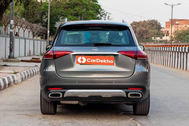 https://images10.gaadi.com/usedcar_image/3397945/original/used_car_2727769_1679056353_45584f60-1699-4106-a6f2-3ec674cdbc11_64a36b84-2acc-4355-a985-f2b297e20d61.jpg?imwidth=6401