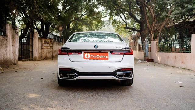 https://images10.gaadi.com/usedcar_image/3398024/original/used_car_2727844_1679058584_4a8da110-b4bd-4f87-af6e-1b3e0db2a7db_86d28a90-d24f-45ae-b7a5-8dd8558d1d58.jpg?imwidth=6401