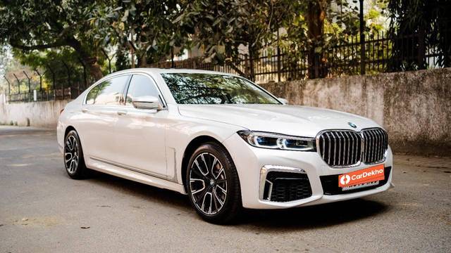 https://images10.gaadi.com/usedcar_image/3398024/original/used_car_2727844_1679058587_4a8da110-b4bd-4f87-af6e-1b3e0db2a7db_86d28a90-d24f-45ae-b7a5-8dd8558d1d58.jpg?imwidth=6400