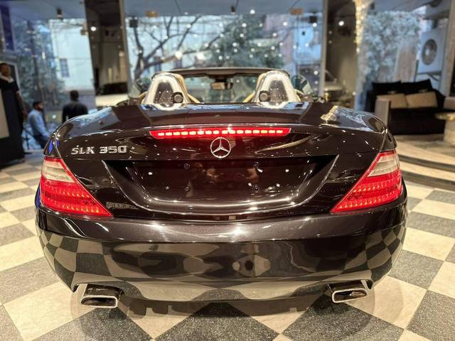 https://images10.gaadi.com/usedcar_image/3398041/original/used_car_2727860_1679059254_2df71ca7-c54a-4719-9454-1e6b910abf90.jpg?imwidth=6402
