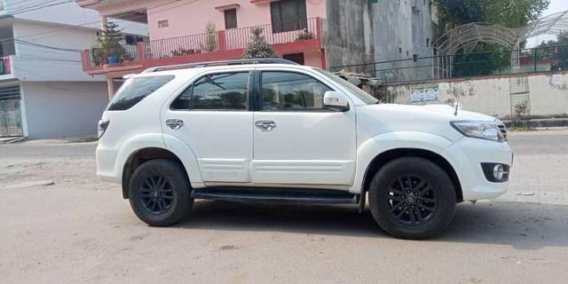 https://images10.gaadi.com/usedcar_image/3398352/original/VCC_IMG_1678938736234_1712722_97_1678939220_8d75152c-063e-47da-9a8b-eaf8edc68f43_93f5c84f-c023-42c3-ba72-24cd2affa1fe.jpg?imwidth=6401