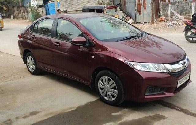 https://images10.gaadi.com/usedcar_image/3399156/original/VCC_IMG_1678951391834_1712960_334_1678951846_8745c01c-9e2d-4c38-846e-15e1ce18c224_33409759-b2a3-49e7-988f-4789382afd16.jpg?imwidth=6401
