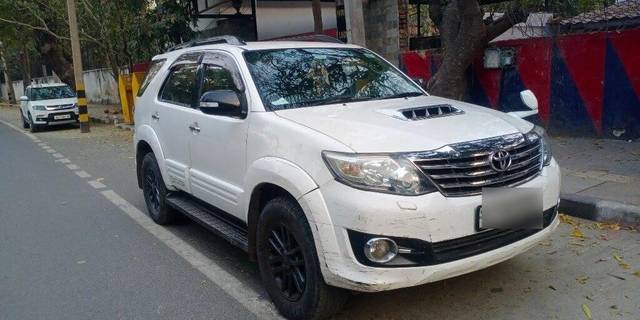 https://images10.gaadi.com/usedcar_image/3399198/original/VCC_1713268_116_1679048580_6fcc55e9-681b-41ef-becd-cc06ee592728.jpg?imwidth=6400