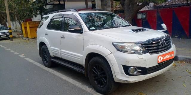 https://images10.gaadi.com/usedcar_image/3399198/original/VCC_IMG_1678967423202_1713268_333_1678967832_6fcc55e9-681b-41ef-becd-cc06ee592728.jpg?imwidth=6401