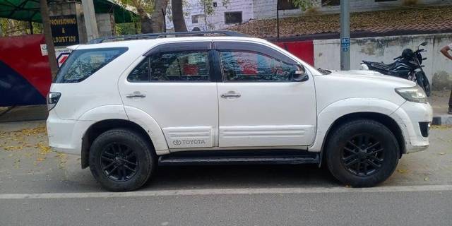 https://images10.gaadi.com/usedcar_image/3399198/original/VCC_IMG_1678967436277_1713268_97_1678967839_6fcc55e9-681b-41ef-becd-cc06ee592728.jpg?imwidth=6402