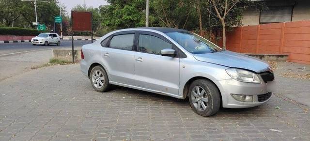 https://images10.gaadi.com/usedcar_image/3399207/original/VCC_1713206_333_1679045940_8bf8d54b-1e31-4f13-b567-440780f2b625_ff24dbc0-b39d-4aaa-9256-1270e415661a.jpg?imwidth=6401