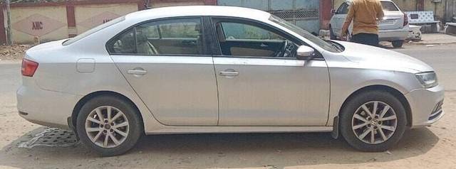 https://images10.gaadi.com/usedcar_image/3399484/original/zz1_crop_img_6484330f2d3c8_1686385423.jpg?imwidth=6401