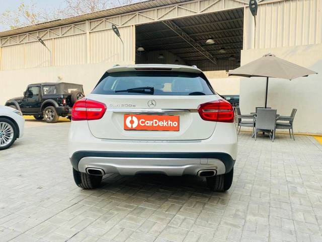 https://images10.gaadi.com/usedcar_image/3399587/original/usedcar_1_18__10151679213812_1679213862_c1792e2a-cefe-4b02-a54b-6b4d0bb4e4dd.jpeg?imwidth=6402