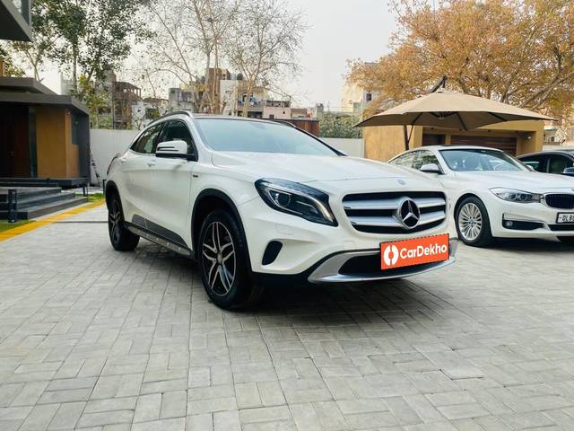 https://images10.gaadi.com/usedcar_image/3399587/original/usedcar_1_1__10151679213812_1679213860_c1792e2a-cefe-4b02-a54b-6b4d0bb4e4dd.jpeg?imwidth=6400