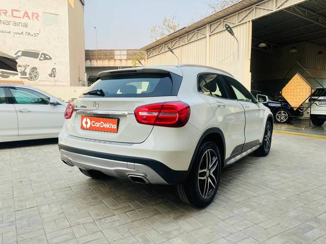 https://images10.gaadi.com/usedcar_image/3399587/original/usedcar_1_6__10151679213812_1679213861_c1792e2a-cefe-4b02-a54b-6b4d0bb4e4dd.jpeg?imwidth=6401