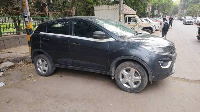 https://images10.gaadi.com/usedcar_image/3399812/original/VCC_IMG_1679053470286_1714129_333_1679053908_441e560f-19d2-4549-aff0-39908fccaee8.jpg?imwidth=6401