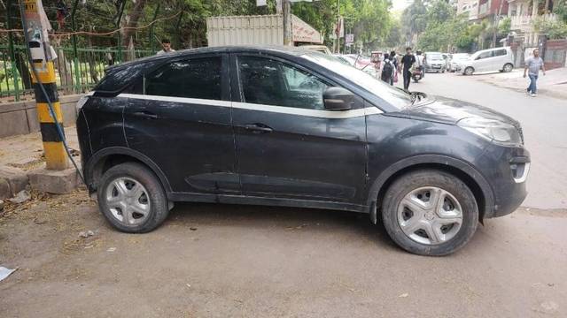 https://images10.gaadi.com/usedcar_image/3399812/original/VCC_IMG_1679053474292_1714129_97_1679053905_441e560f-19d2-4549-aff0-39908fccaee8.jpg?imwidth=6402