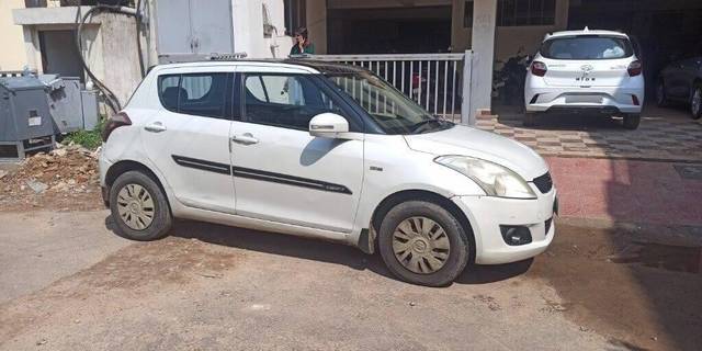 https://images10.gaadi.com/usedcar_image/3399915/original/VCC_1714451_333_1679144137_f464a677-a46d-496d-828f-0dc06085b7f6_4bfdd8d4-83a2-4bee-aaa2-dab7dca9c9d3.jpg?imwidth=6401