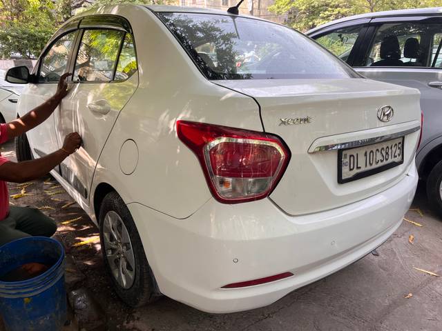 https://images10.gaadi.com/usedcar_image/33FCAFA8-9B37-422B-8B4C-4D8A5153EF3C/original/9c53341c-b762-460e-813c-fcbf4f29eaed.jpg?imwidth=6401