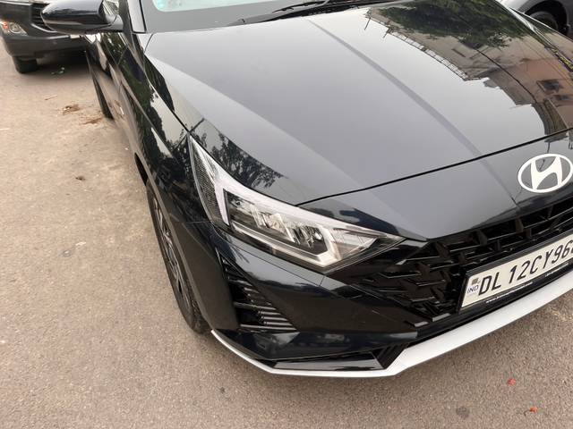 https://images10.gaadi.com/usedcar_image/33FCAFA8-9B37-422B-8B4C-4D8A5153EF3C/original/bdb63f17-17fd-47d9-91e0-7343b4b0e10d.jpg?imwidth=6401