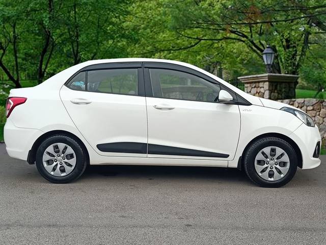 https://images10.gaadi.com/usedcar_image/33FCAFA8-9B37-422B-8B4C-4D8A5153EF3C/original/c4f857de-168f-4310-ab24-b66583c2fcf2.jpg?imwidth=6401