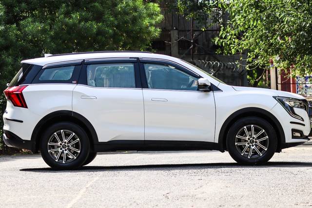 https://images10.gaadi.com/usedcar_image/33FCAFA8-9B37-422B-8B4C-4D8A5153EF3C/original/d6b28cb1-311f-4229-ad53-2be6262da985.jpg?imwidth=6401