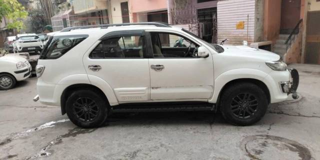 https://images10.gaadi.com/usedcar_image/3400260/original/VCC_IMG_1679120808089_1714586_97_1679121189_cac8c5d8-09a0-43eb-a829-aeeb85d4e144_cdbc1786-a048-473e-bf23-5a8acf4017da.jpg?imwidth=6402