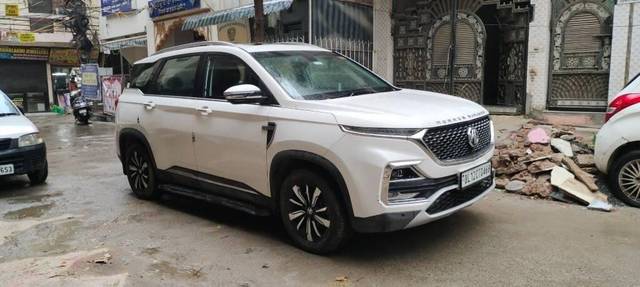 https://images10.gaadi.com/usedcar_image/3400715/original/VCC_IMG_1679135227507_1714973_334_1679135367_6fcb52ad-793c-4c39-af6b-6ae4f10c268f_7be71106-59d2-4b8d-ae88-bf22f5efe1c5.jpg?imwidth=6401