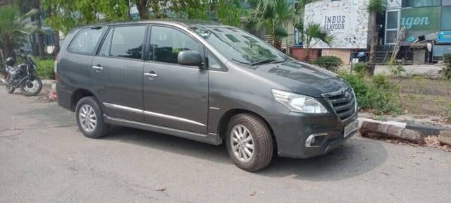 https://images10.gaadi.com/usedcar_image/3401221/original/VCC_IMG_1679207269155_1715501_334_1679207527_566b6c9c-5c78-427a-8562-29b84a207ca6_1b33d003-a8a4-4ae1-8131-4a35d67fc3ff.jpg?imwidth=6401