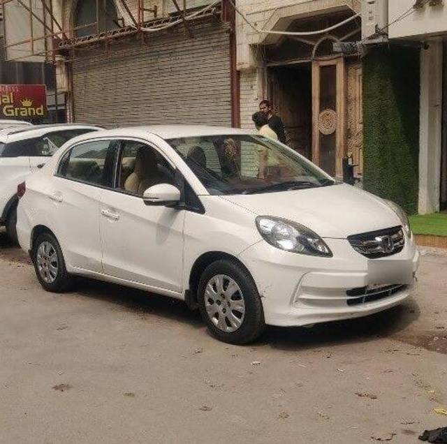 https://images10.gaadi.com/usedcar_image/3401259/original/VCC_1715539_116_1679241044_bad1afbe-0a7d-4311-9fbc-c5ad0abcedc2.jpg?imwidth=6400